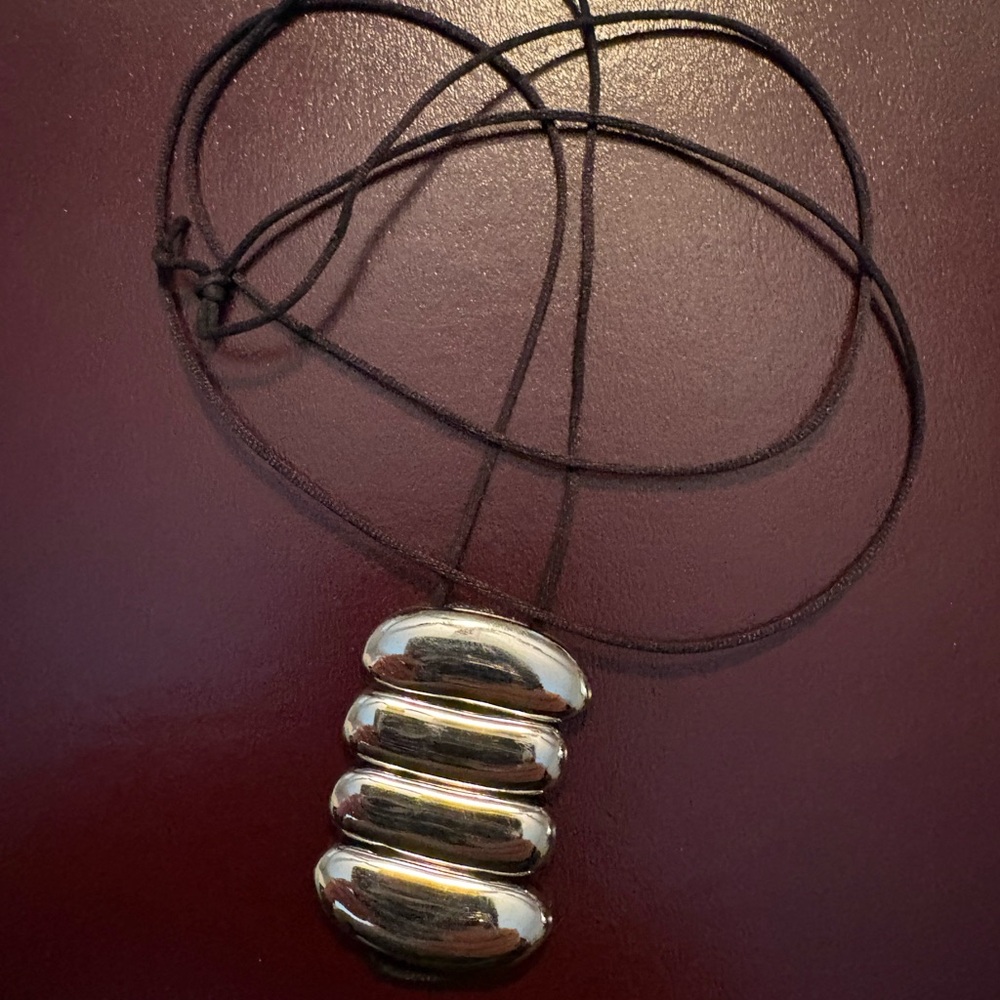 Elegant Silver Pendant Necklace